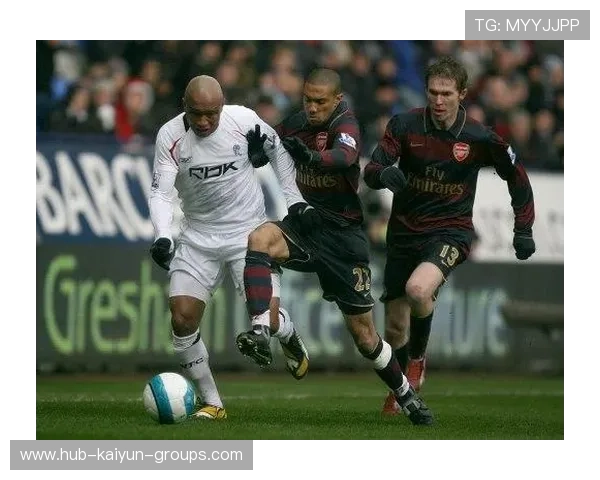 冲突之夜：红牌与乌龙改变比赛命运